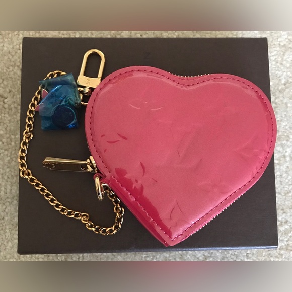 Louis Vuitton Handbags - Louis Vuitton limited edition heart vernis hot pink zippy coin purse